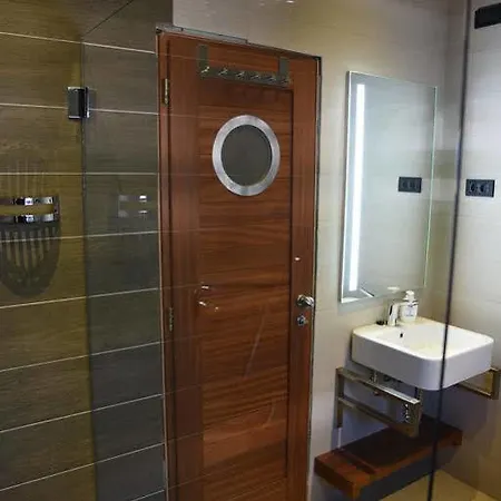 Vogue Boat Apartman *