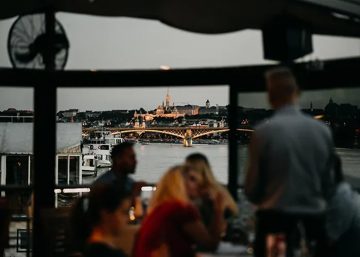 Vogue Boat * בודפשט