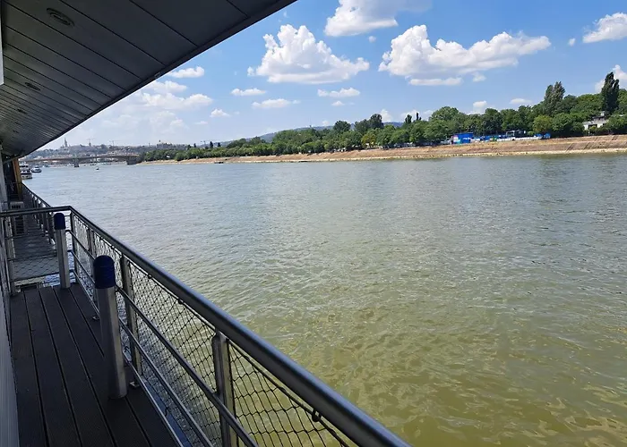 Vogue Boat בודפשט