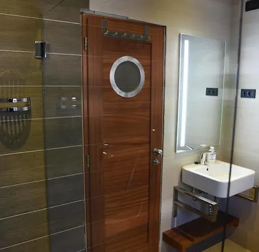 Vogue Boat דירה *