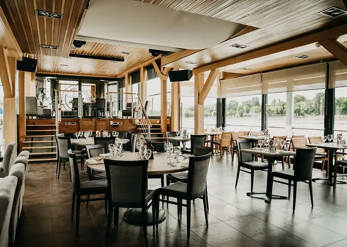 Vogue Boat בודפשט