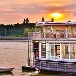 Апартаменты Vogue Boat Будапешт
